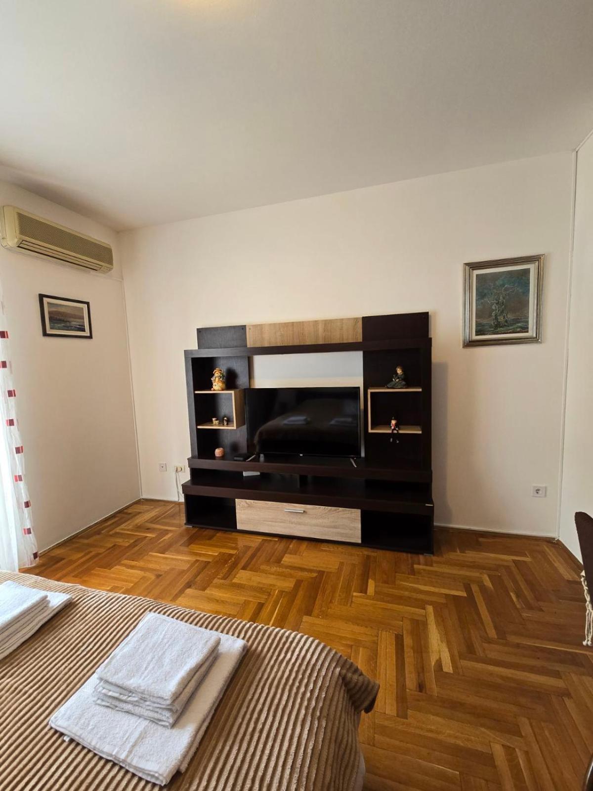 Laki Apartment Podgorica Bagian luar foto